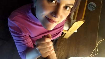 Tiêu biểu của Nga tại nhà khiêu dâm với một tinh ranh âm mưu và một tốt sâu nuốt